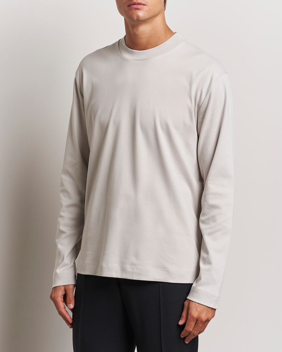 Hombres | Camisetas | Sunspel | Heavyweight Mock Neck Long Sleeve T-Shirt Putty