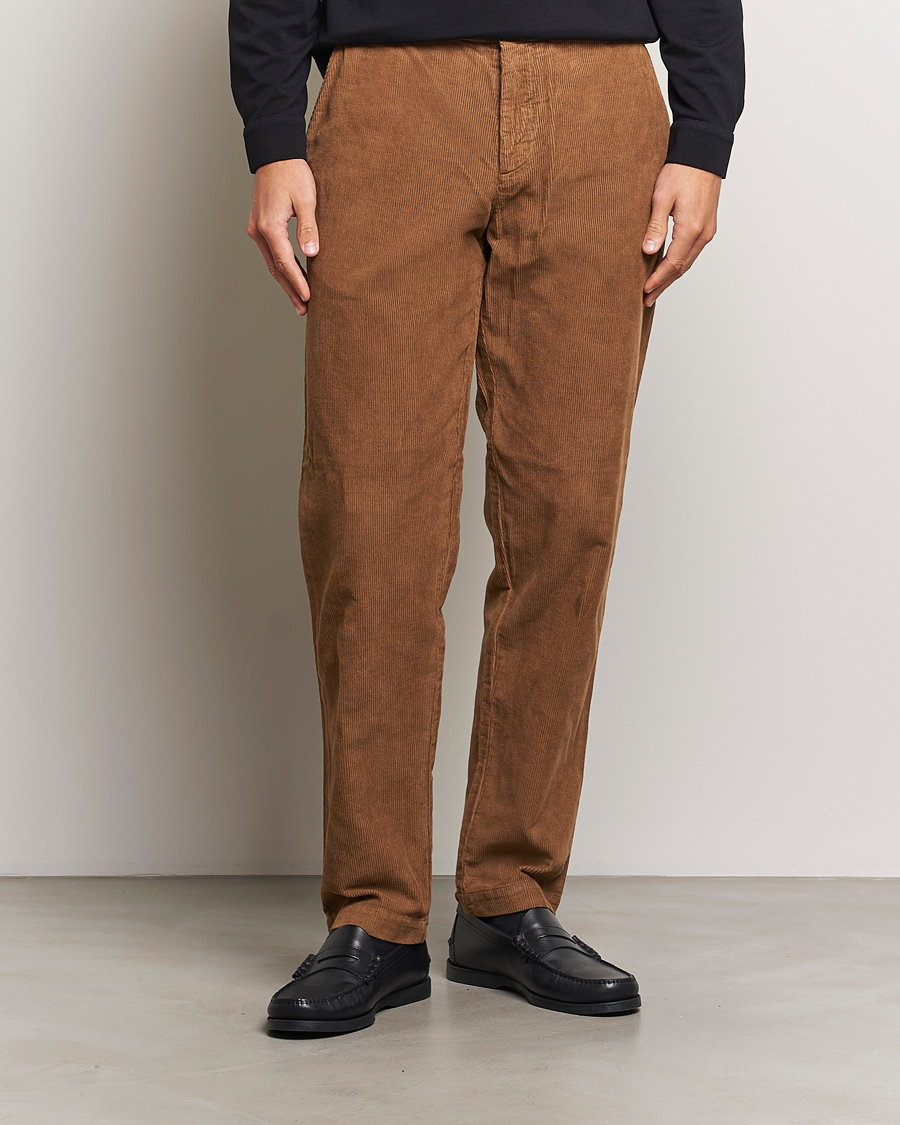 Hombres | Pantalones | Sunspel | Corduroy Chore Trousers Sandstone