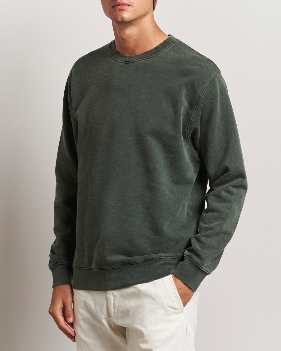 Hombres | Jerséis y prendas de punto | Colorful Standard | Classic Organic Crew Neck Sweat Midnight Forest