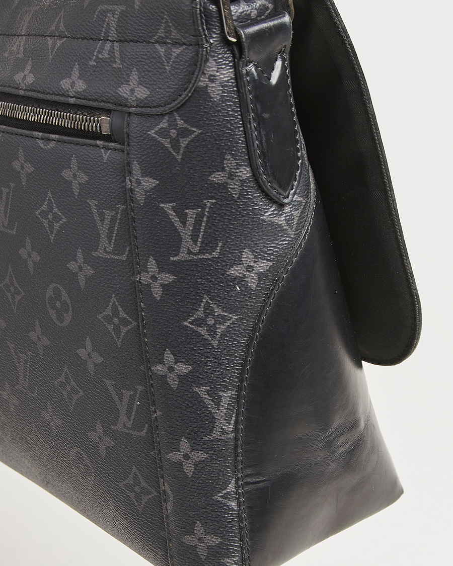 Hombres | Louis Vuitton Pre-Owned Explorer Messenger Bag Monogram Eclipse | Louis Vuitton Pre-Owned | Explorer Messenger Bag Monogram Eclipse