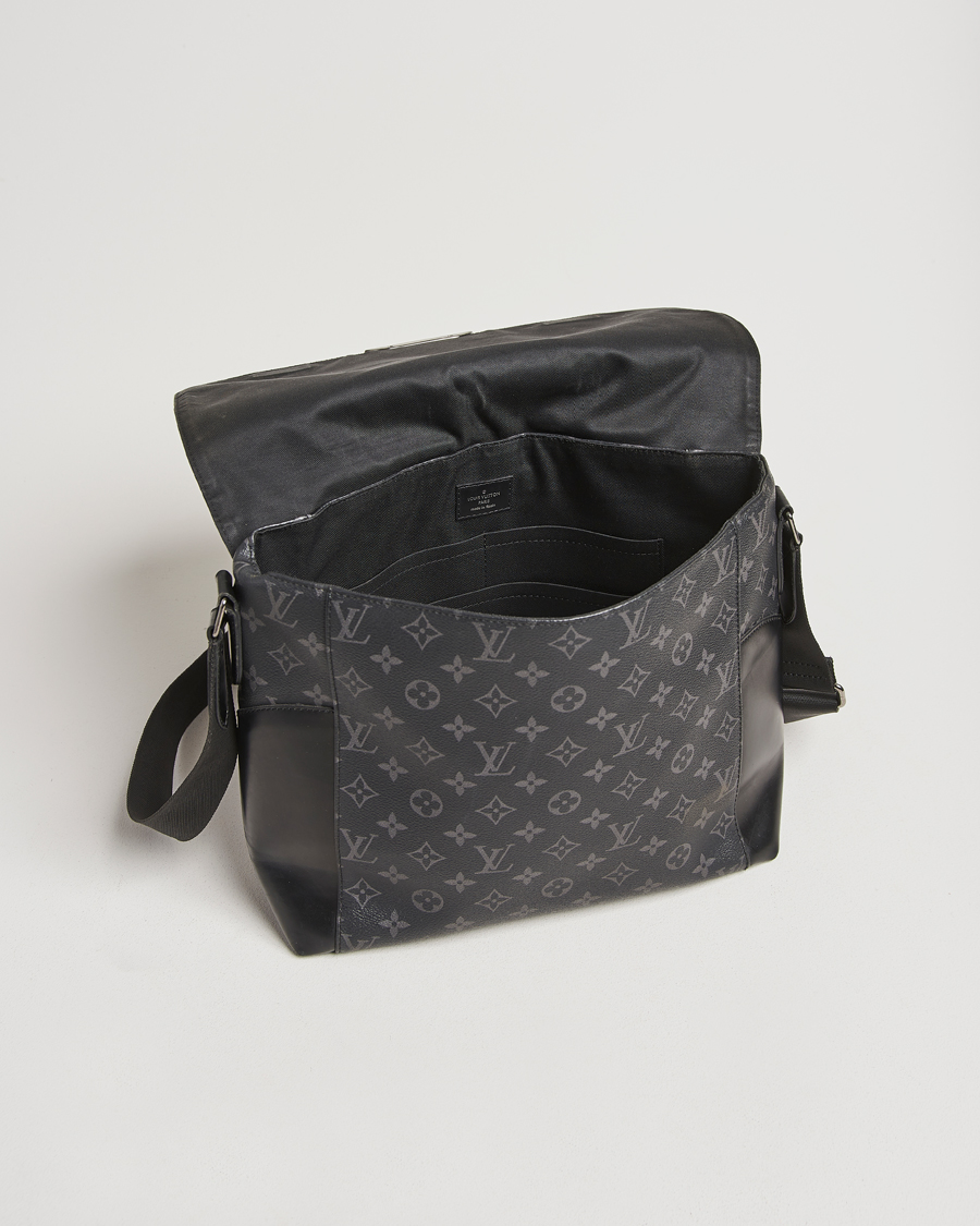 Hombres | Louis Vuitton Pre-Owned Explorer Messenger Bag Monogram Eclipse | Louis Vuitton Pre-Owned | Explorer Messenger Bag Monogram Eclipse