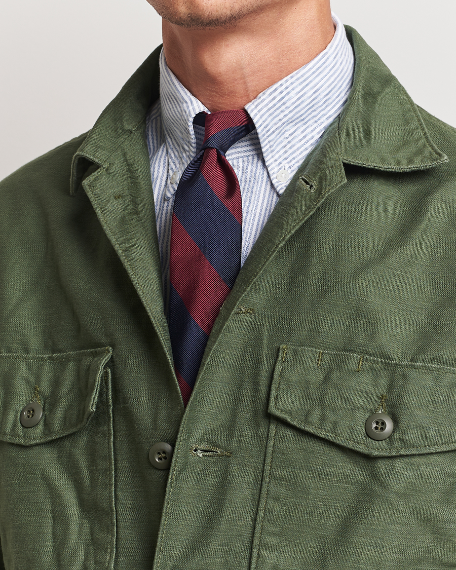 Hombres | BEAMS PLUS Regimental Stripe Ivy Tie Navy/Burgundy | BEAMS PLUS | Regimental Stripe Ivy Tie Navy/Burgundy