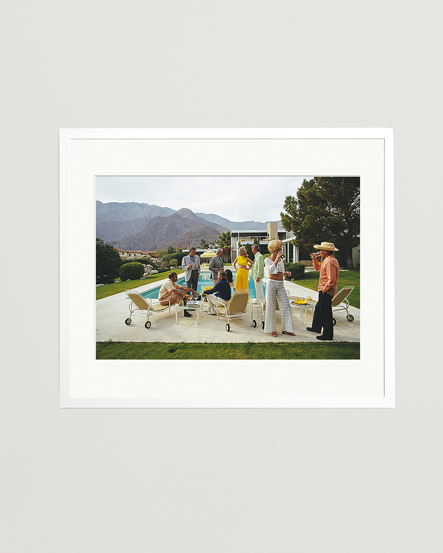 Hombres | Pósteres | Sonic Editions | Framed Slim Aarons Desert House Party