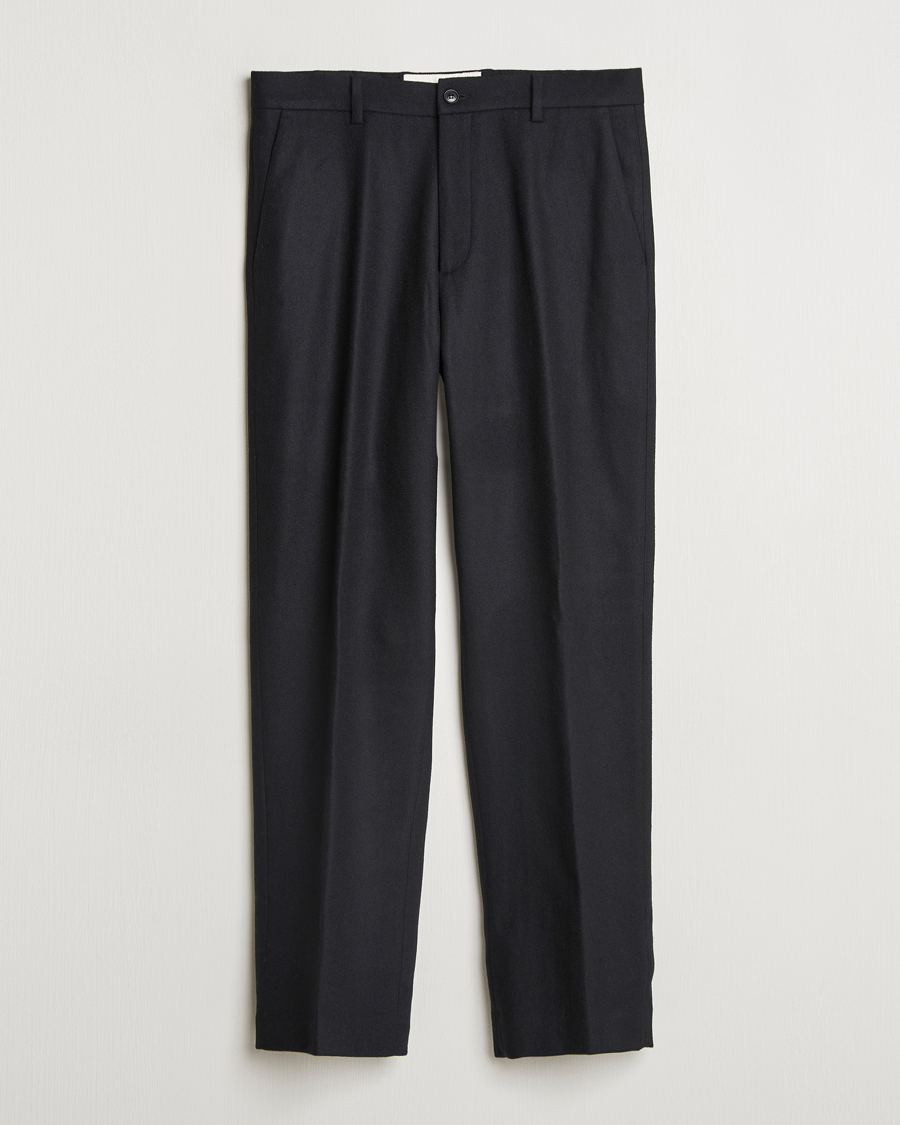 Hombres | Pantalones | A Day's March | Gairloch Relaxed Wool Trousers Black