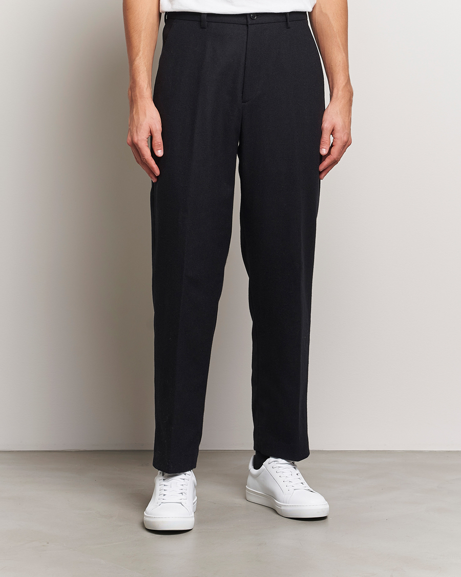 Hombres | Pantalones | A Day's March | Gairloch Relaxed Wool Trousers Black