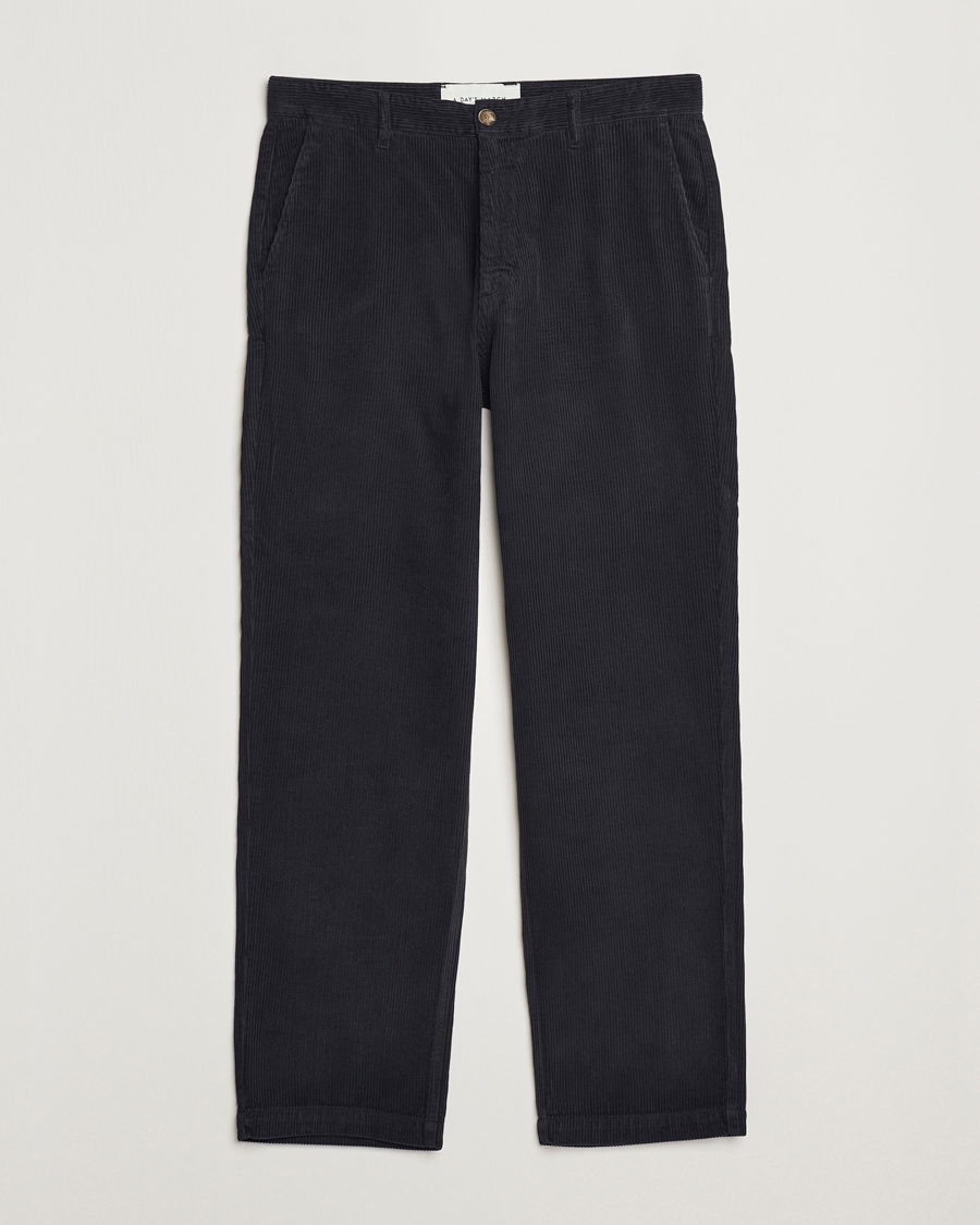 Hombres | Pantalones | A Day's March | Redwood Corduroy Trousers Black