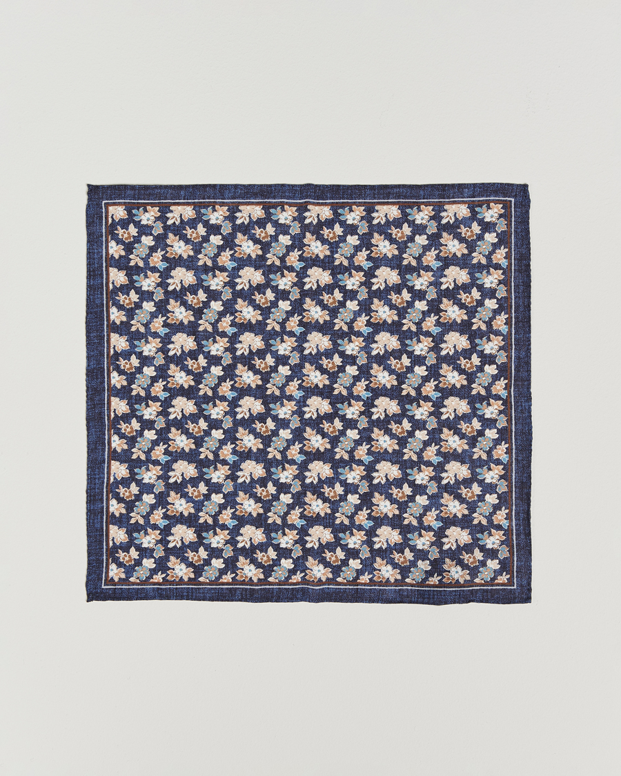 Hombres | Amanda Christensen Linen Printed Flower Pocket Square Navy | Amanda Christensen | Linen Printed Flower Pocket Square Navy