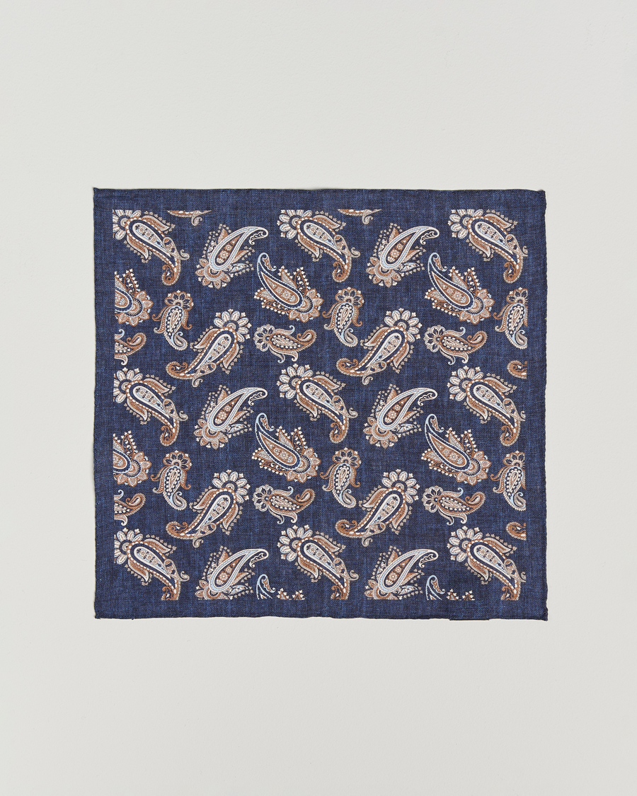 Hombres | Amanda Christensen Linen Printed Large Paisley Pocket Square Navy | Amanda Christensen | Linen Printed Large Paisley Pocket Square Navy