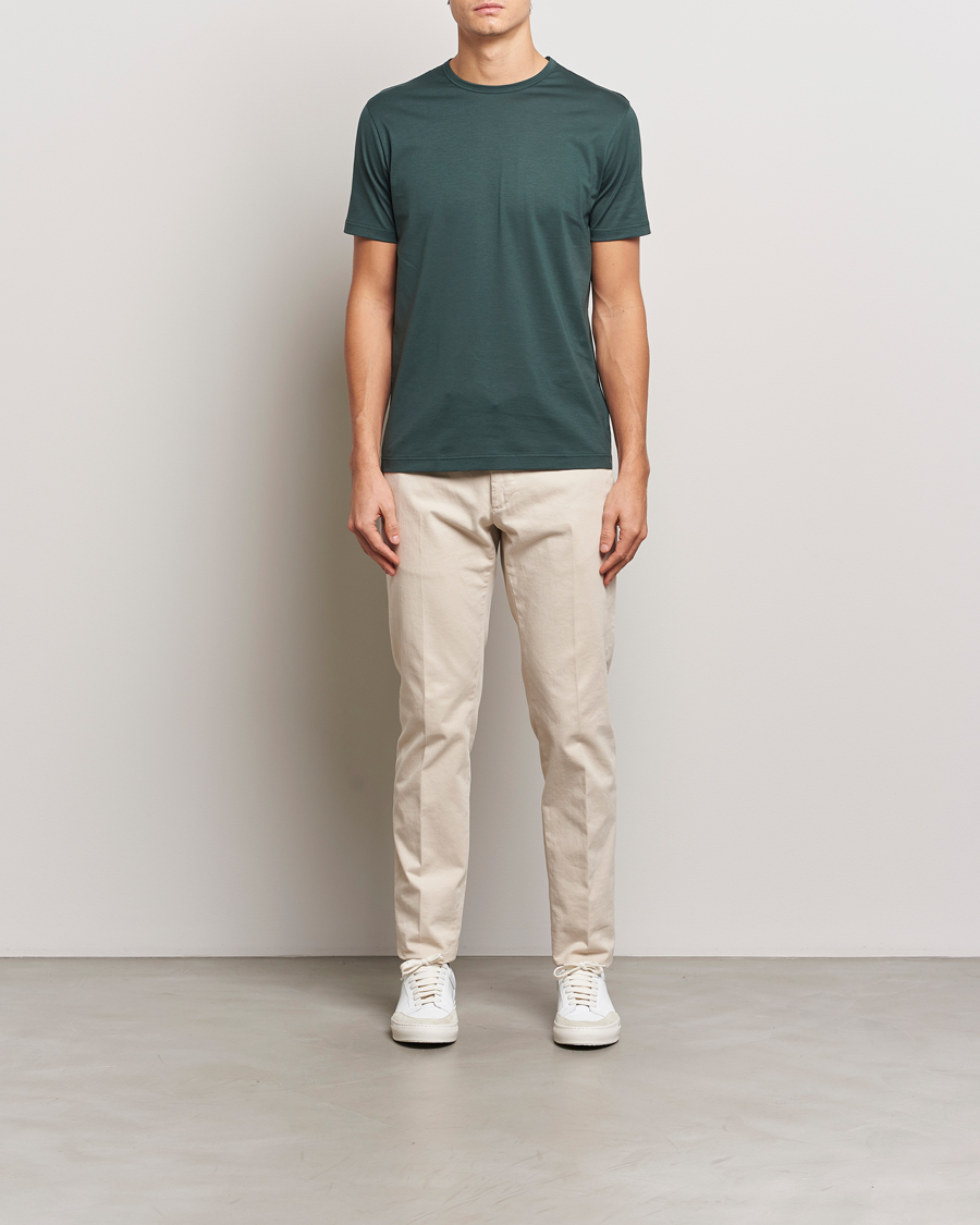 Hombres | Camisetas | Sunspel | Crew Neck Q82 Cotton T-Shirt Holly Green