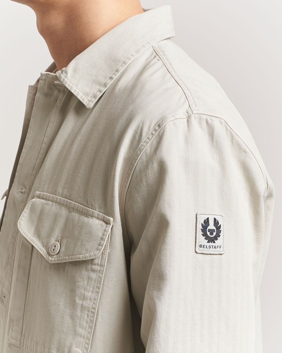 Hombres | Camisas | Belstaff | CS60 Cotton Herringbone Overshirt Stone Beige
