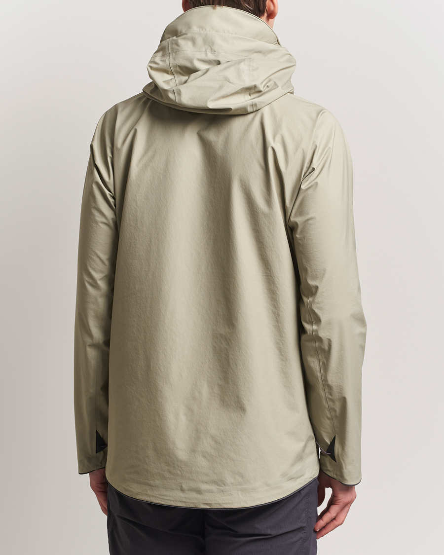 Hombres | Abrigos y chaquetas | Klättermusen | Asynja Lightweight Waterproof Jacket Silver Green