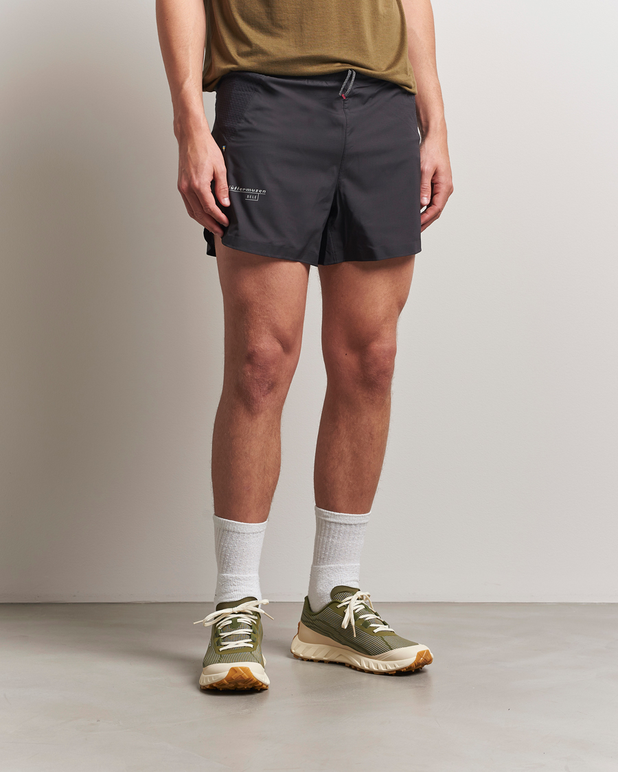 Hombres | Pantalones cortos | Klättermusen | Bele Running Shorts Raven