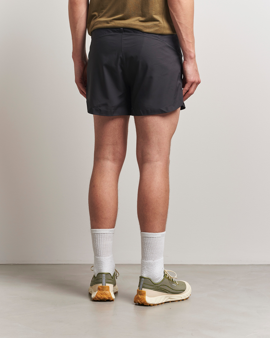 Hombres | Pantalones cortos | Klättermusen | Bele Running Shorts Raven