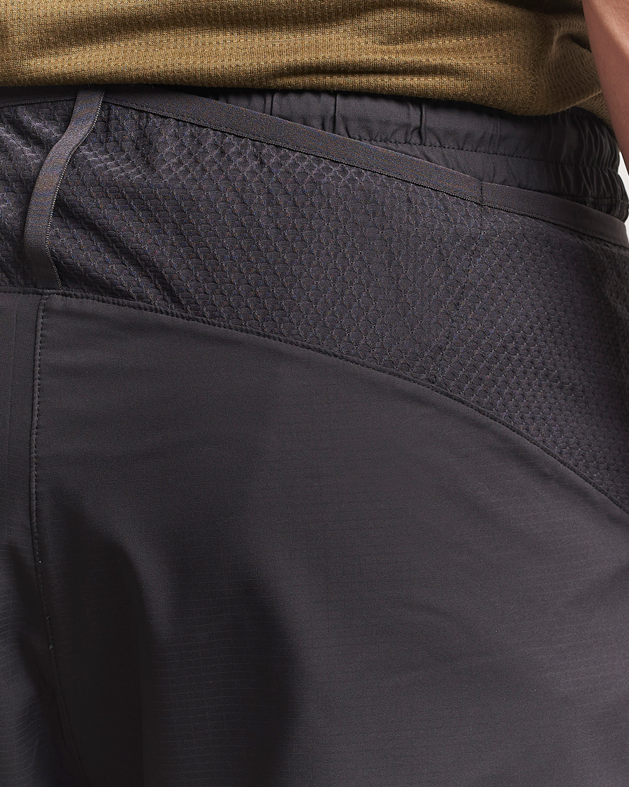 Hombres | Pantalones cortos | Klättermusen | Bele Running Shorts Raven