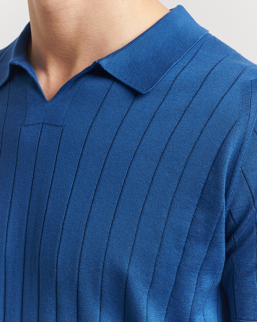 Hombres | Polos | John Smedley | Roper Open Collar Sea Island Polo Pacific Blue