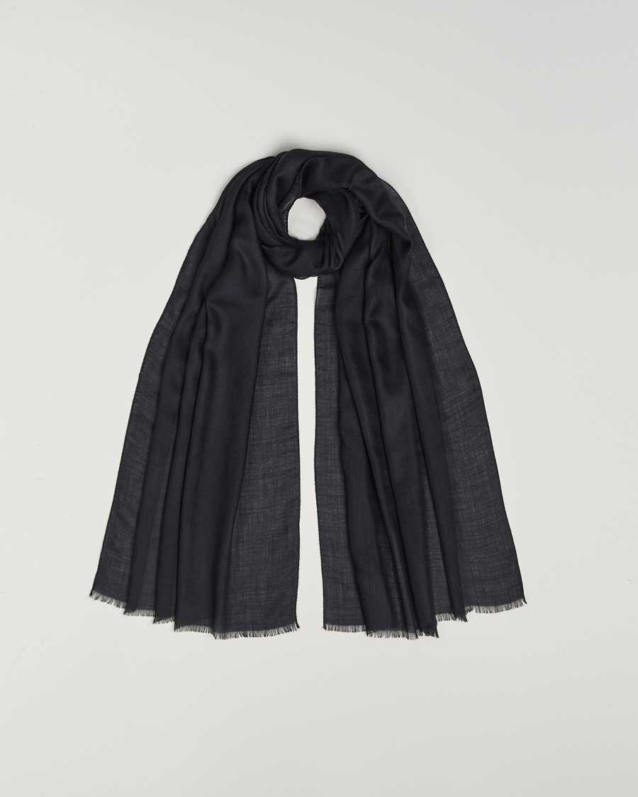 Hombres | Piacenza Cashmere Chic Cashmere Scarf Navy | Piacenza Cashmere | Chic Cashmere Scarf Navy