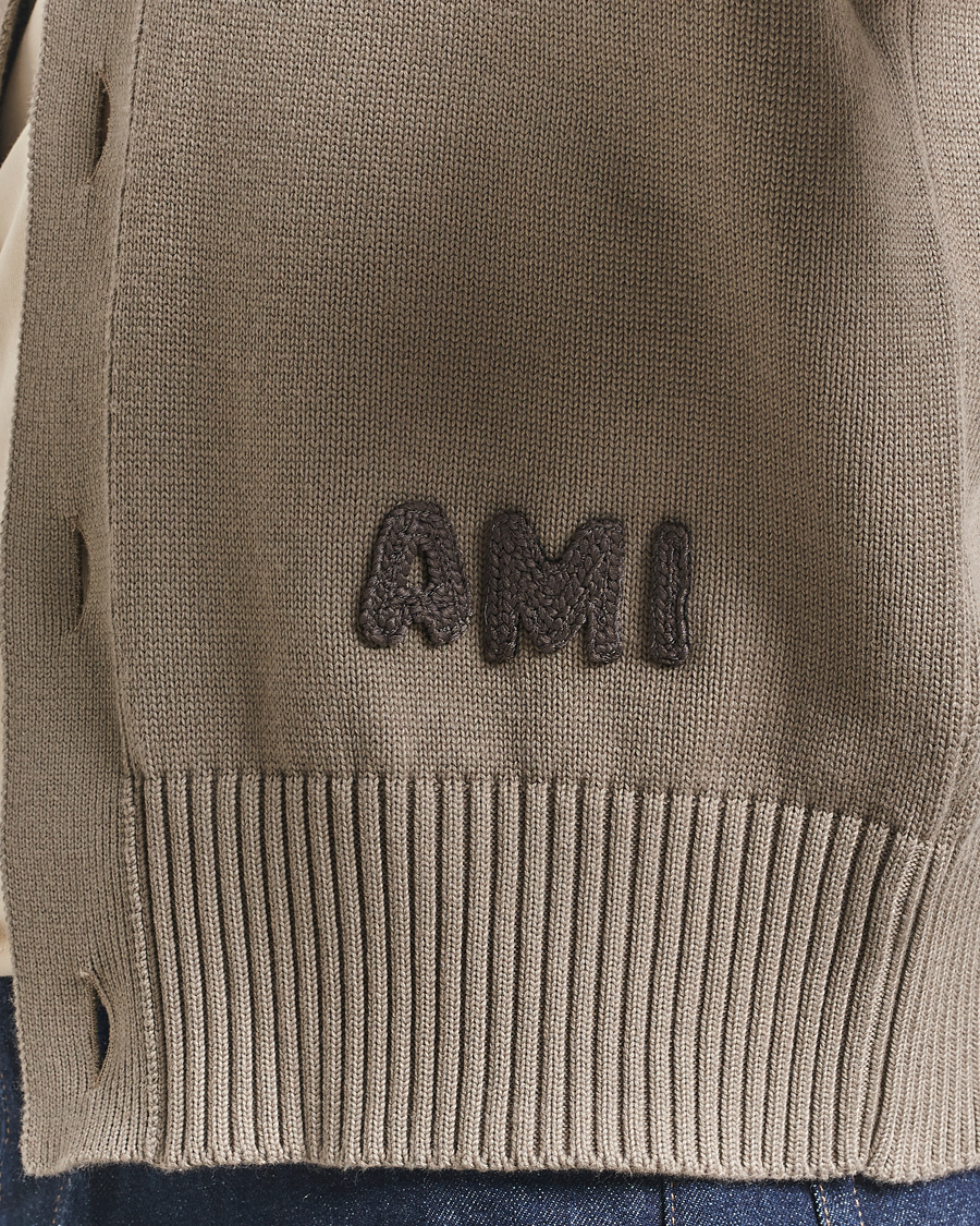 Hombres | Jerséis y prendas de punto | AMI | Embroidered Knitted Cardigan Ash
