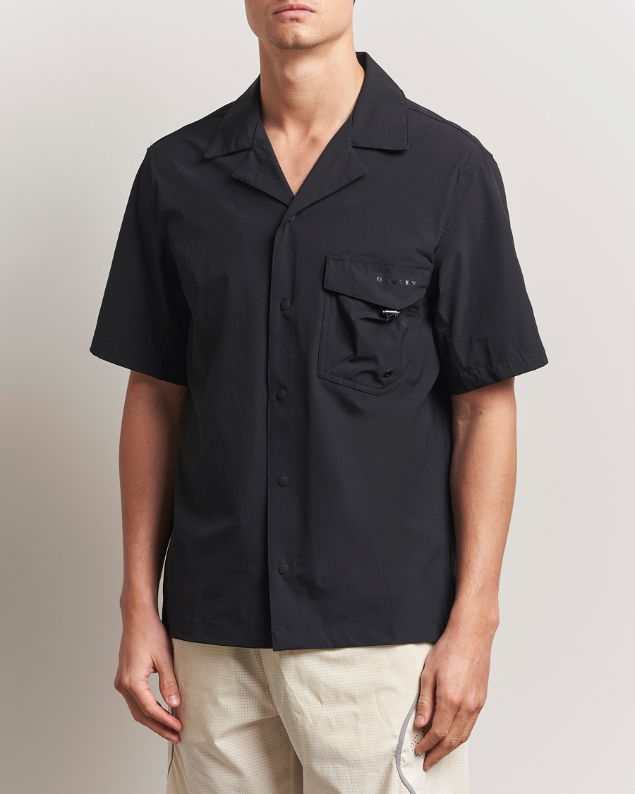 Hombres | Camisas | Oakley | Cuban Collar Short Sleeve Shirt Blackout