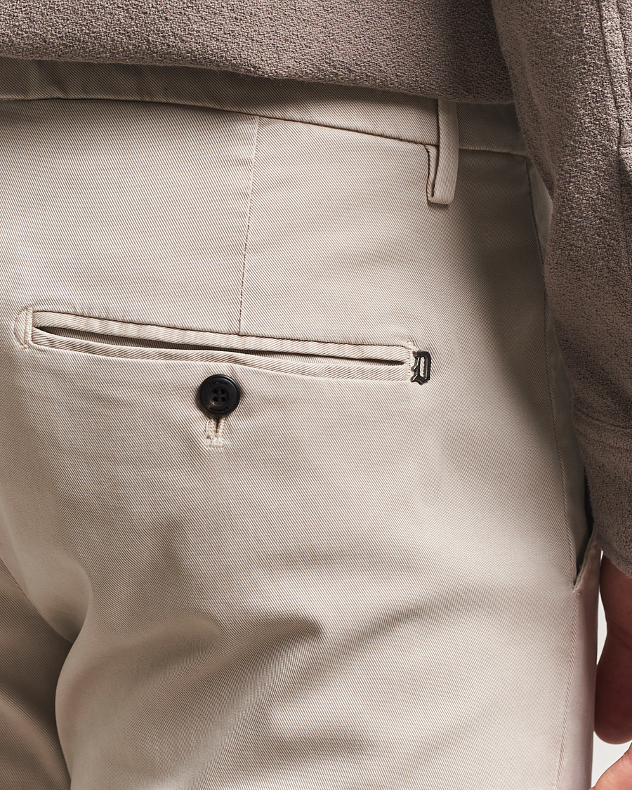 Hombres | Pantalones | Dondup | Spiritisimo Peached Gabardine Chino Sand