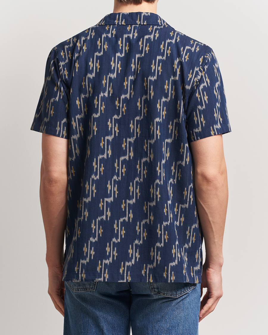 Hombres | Camisas | Nudie Jeans | Arvid Printed Short Sleeve Shirt Blueberry