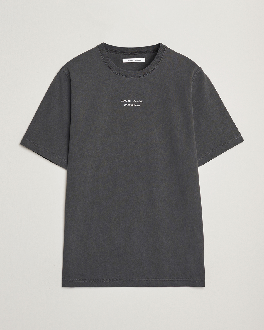 Hombres | Camisetas | Samsøe Samsøe | Marcus Center Logo T Crew Neck T-Shirt Washed Black