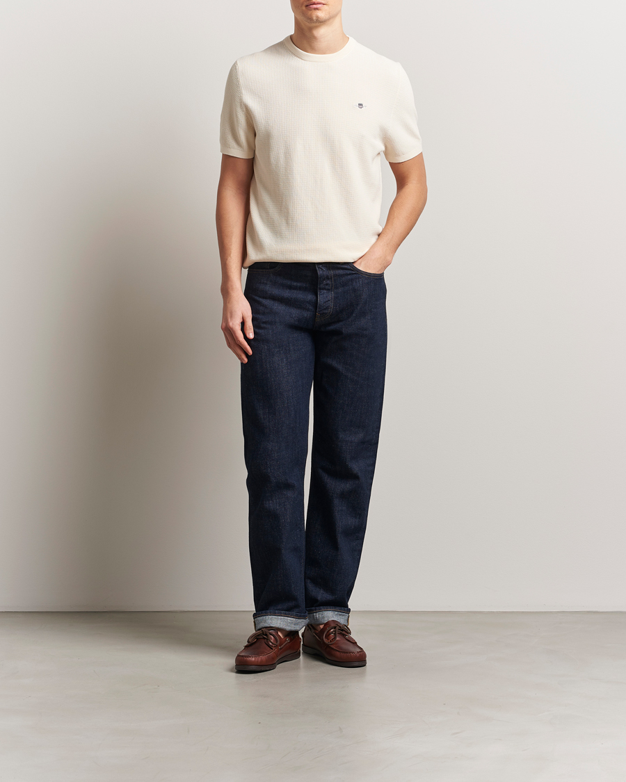 Hombres | Camisetas | GANT | Micro Textured Crew Neck T-shirt Cream
