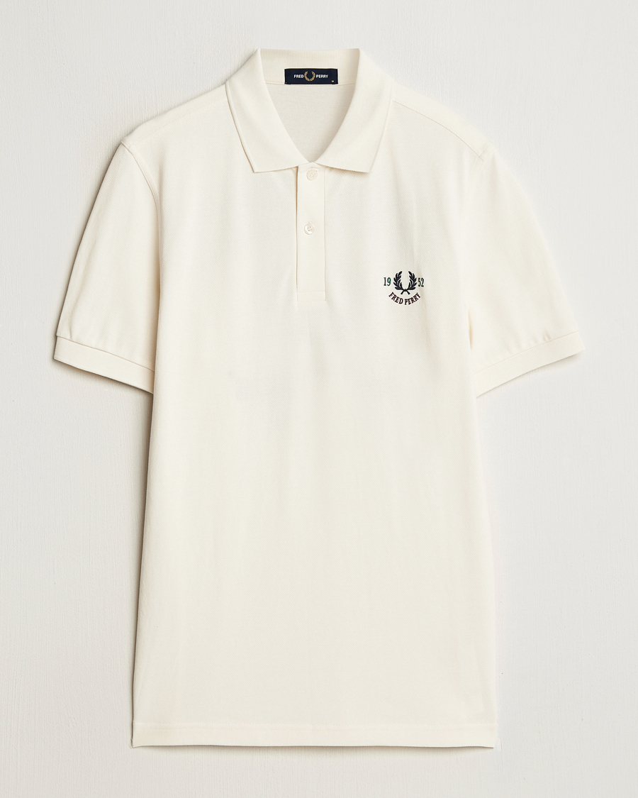 Hombres | Polos | Fred Perry | Clubhouse Embroidered Polo Ecru