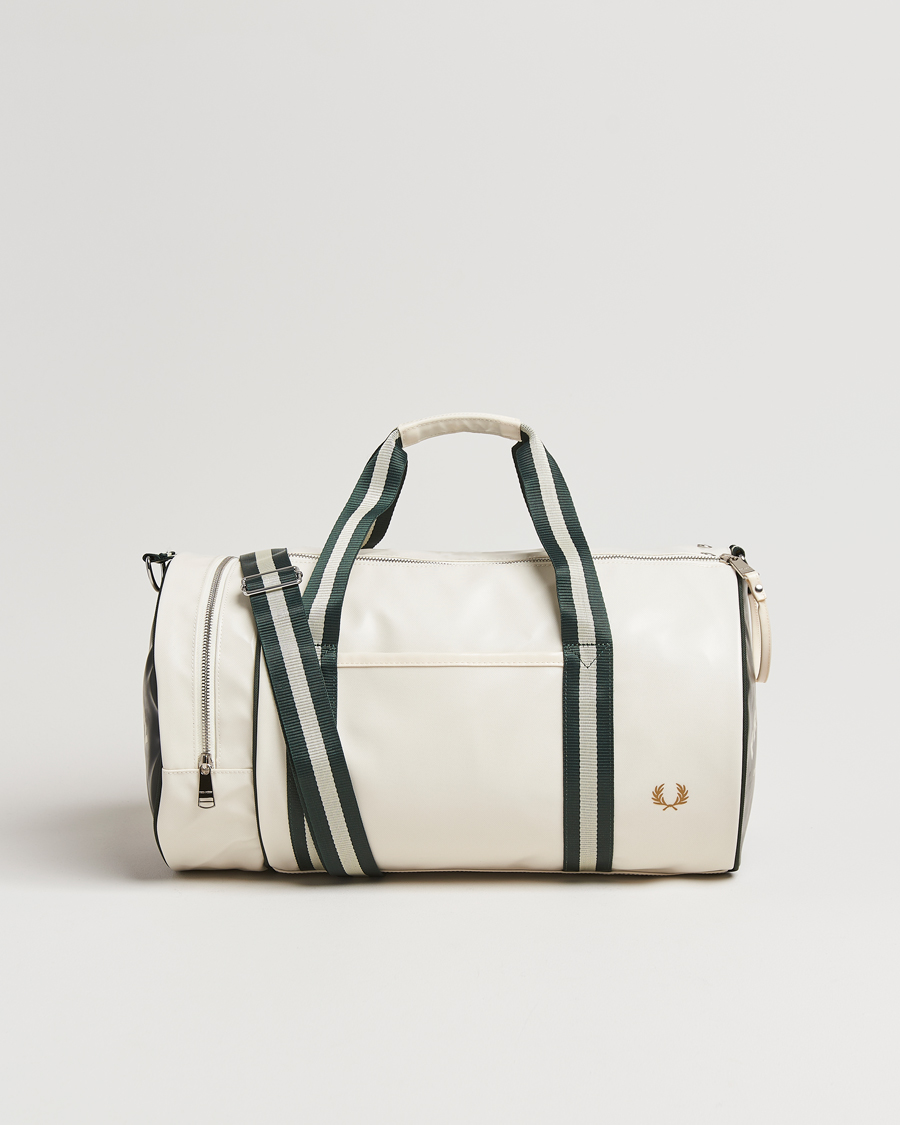 Hombres | Fred Perry Classic Barrel Bag Snow White/Court Green | Fred Perry | Classic Barrel Bag Snow White/Court Green