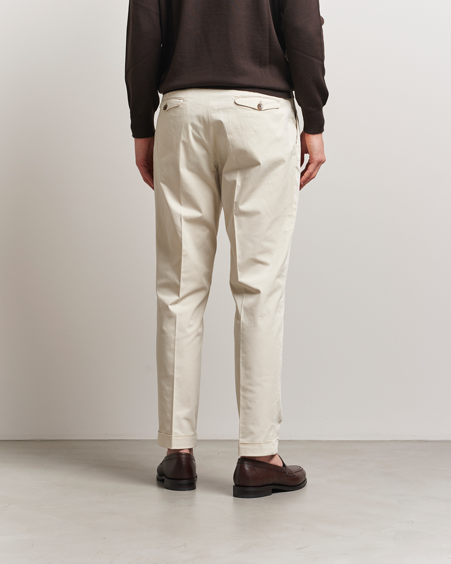 Hombres | Pantalones | Briglia 1949 | Easy Fit Pleated Cotton Stretch Chino Cream