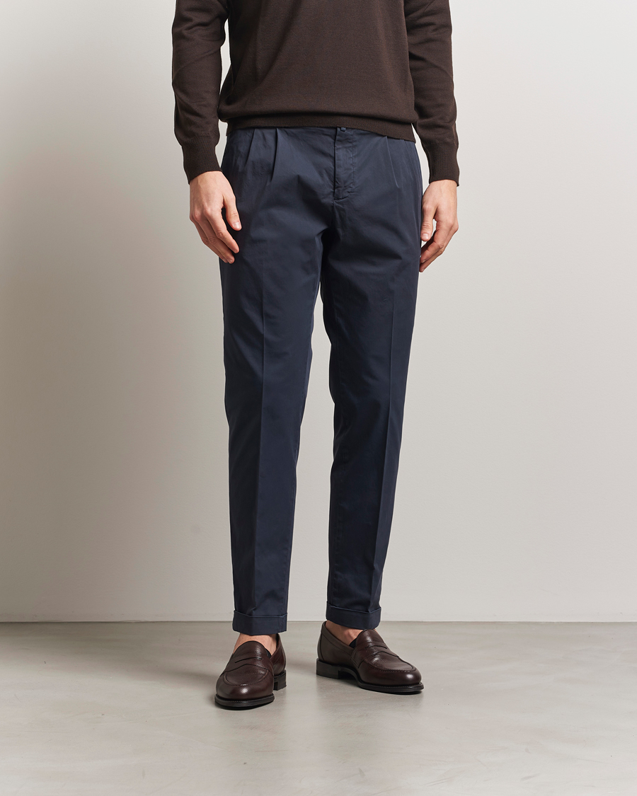 Hombres | Pantalones | Briglia 1949 | Easy Fit Pleated Cotton Stretch Chino Navy