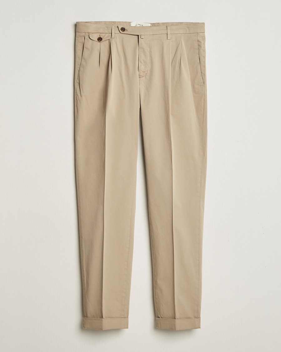 Hombres | Pantalones | Briglia 1949 | Easy Fit Pleated Cotton Stretch Chino Taupe