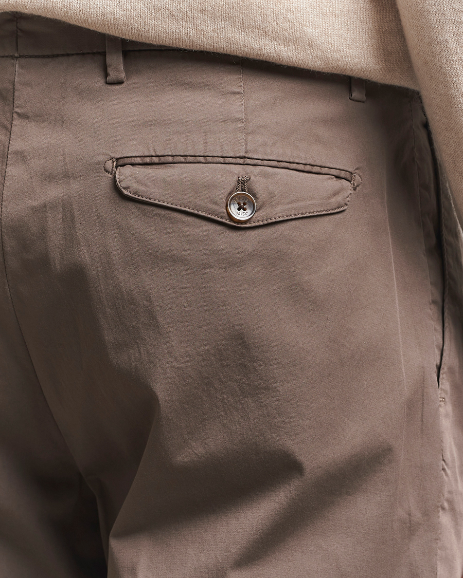 Hombres | Pantalones | Briglia 1949 | Easy Fit Pleated Cotton Stretch Chino Brown