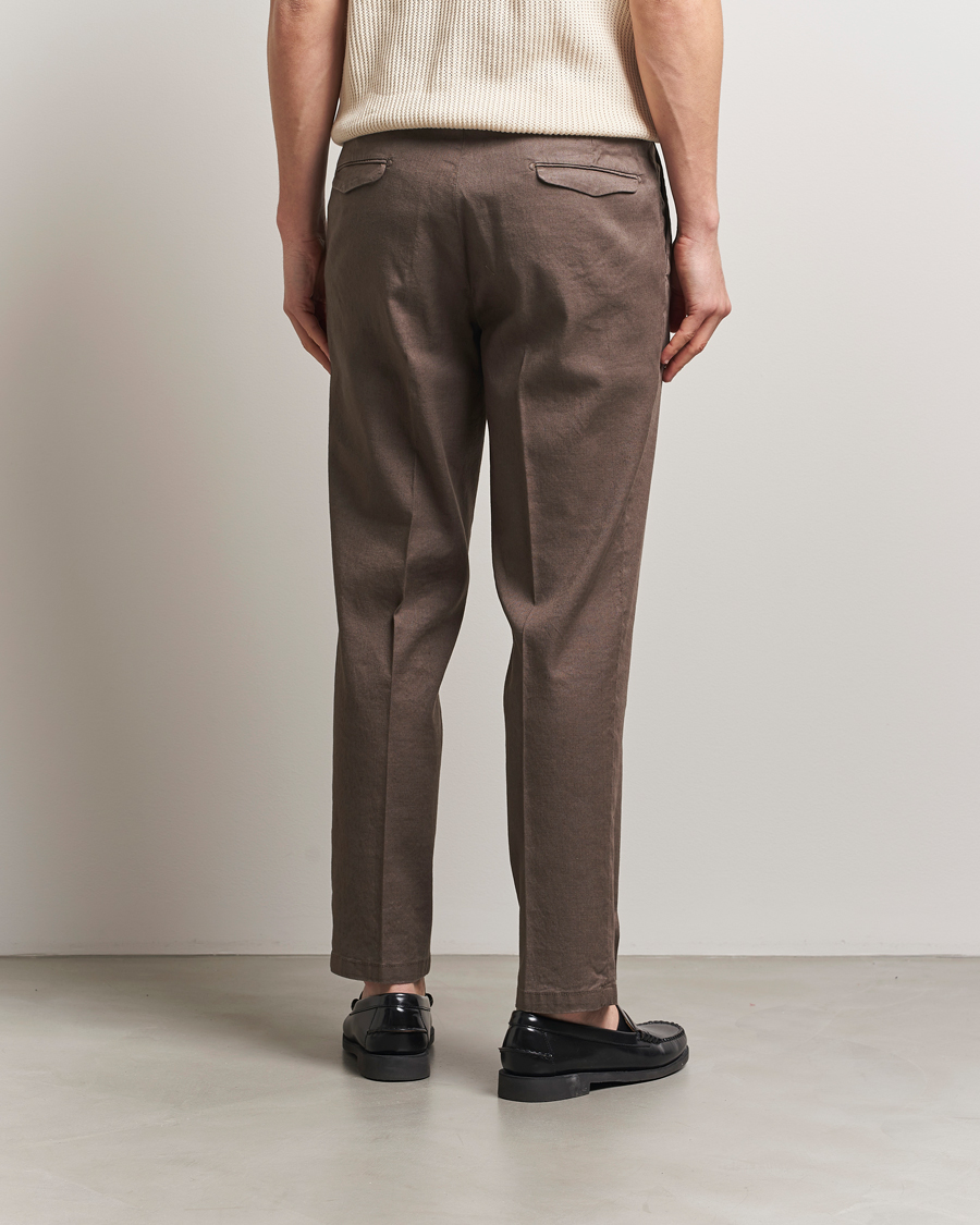 Hombres | Pantalones | Briglia 1949 | Pleated Linen Trousers Brown
