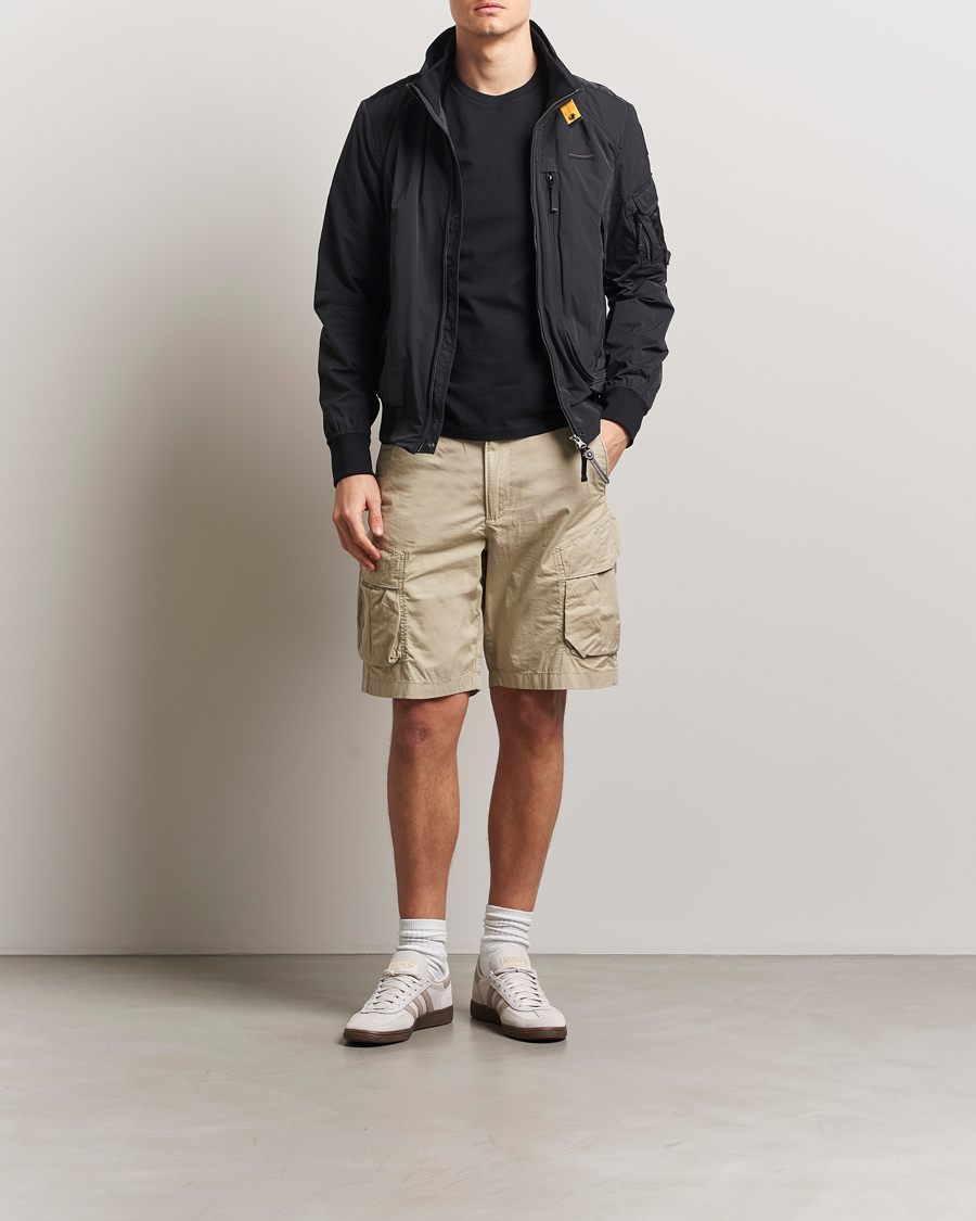 Hombres | Pantalones cortos | Parajumpers | Edmund Garment Dyed Twill Cargo Shorts Asparagus
