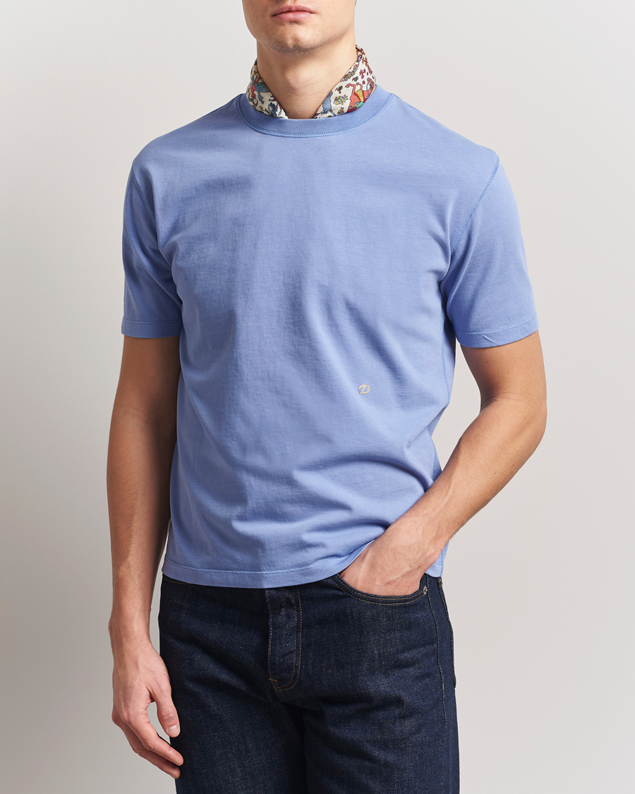 Hombres | Camisetas | Drake's | Embroidered Hiking T-Shirt Lavender Blue