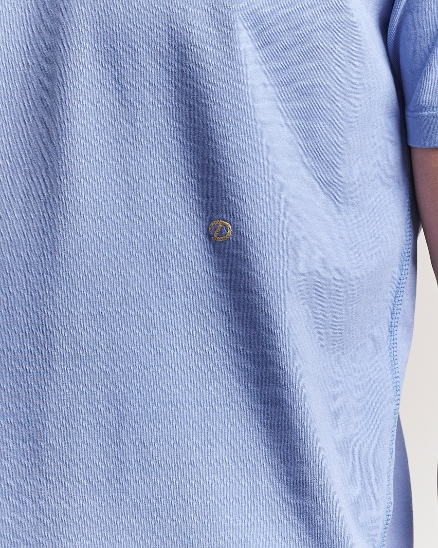 Hombres | Camisetas | Drake's | Embroidered Hiking T-Shirt Lavender Blue