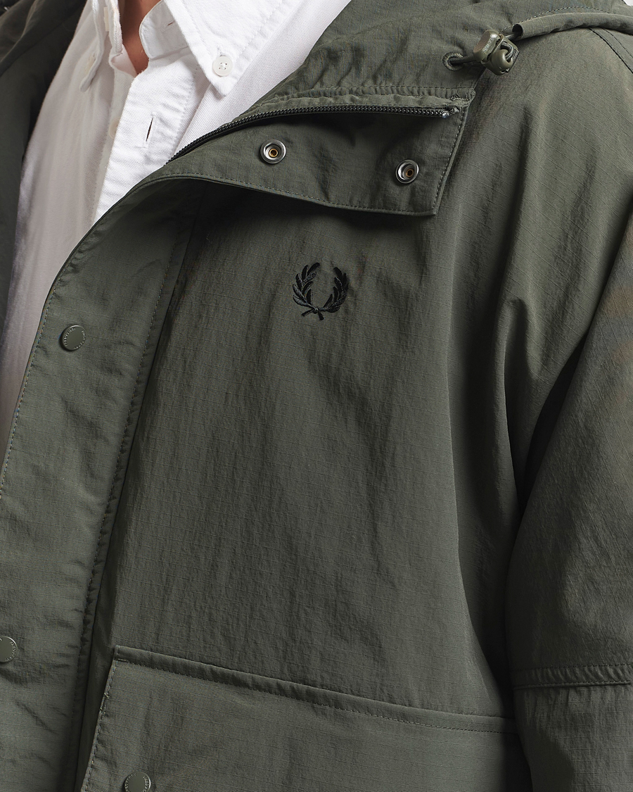 Hombres | Abrigos y chaquetas | Fred Perry | Cropped Hooded Fishing Parka Field Green