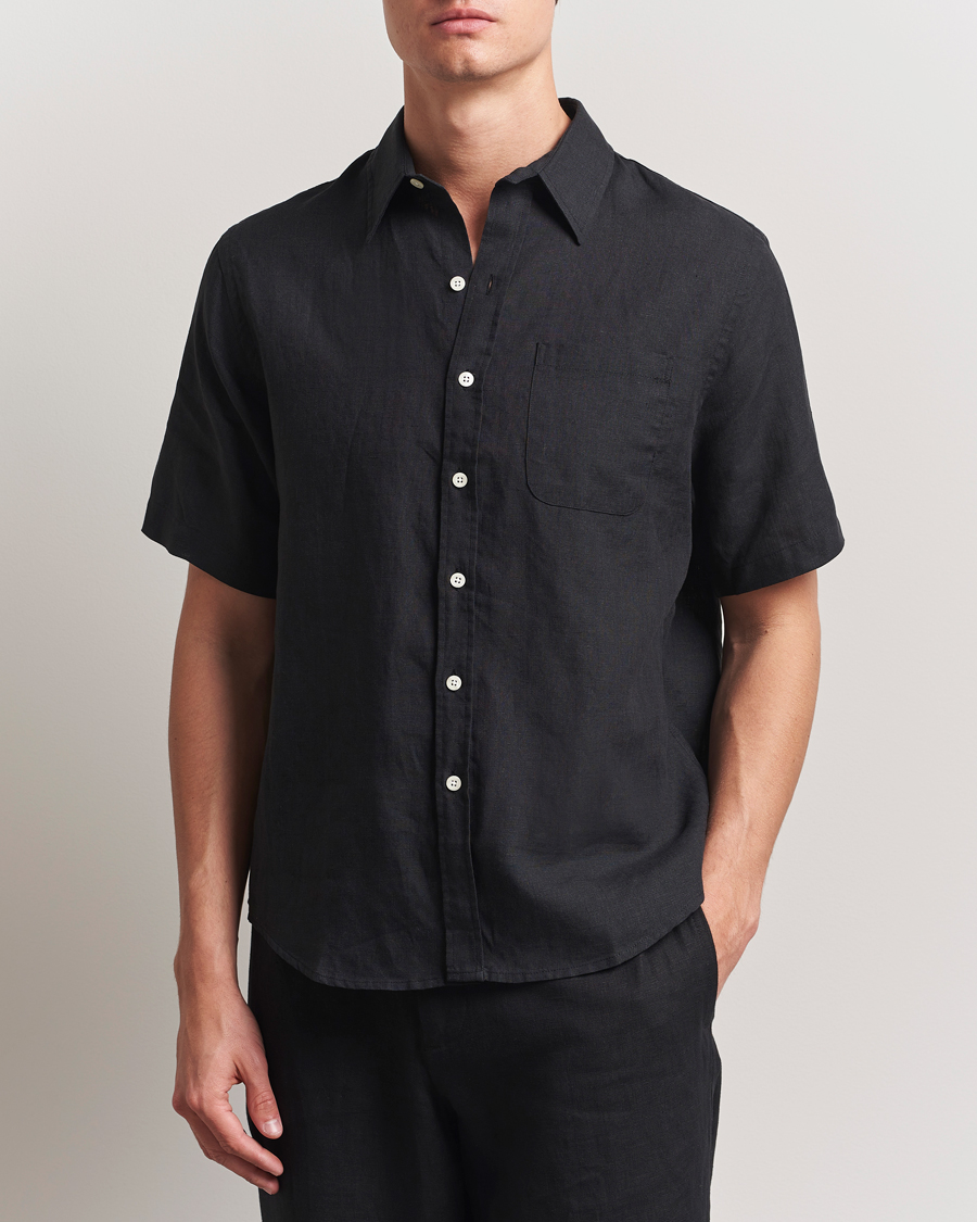 Hombres | Camisas | Colorful Standard | Garment Dyed Linen Short Sleeve Shirt Deep Black