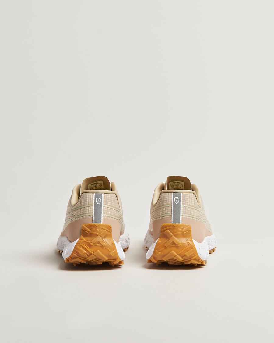 Hombres | Norda 002 Running Sneakers Sand | Norda | 002 Running Sneakers Sand