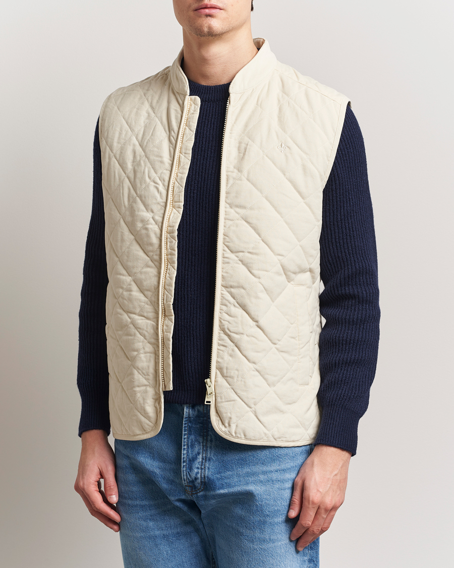Hombres | Abrigos y chaquetas | Morris | Teddy Quilted Cord Vest Khaki
