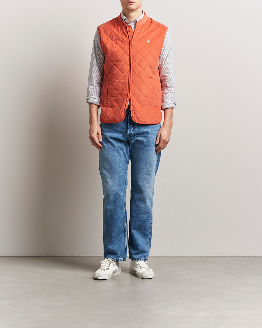 Hombres | Abrigos y chaquetas | Morris | Teddy Quilted Cord Vest Orange