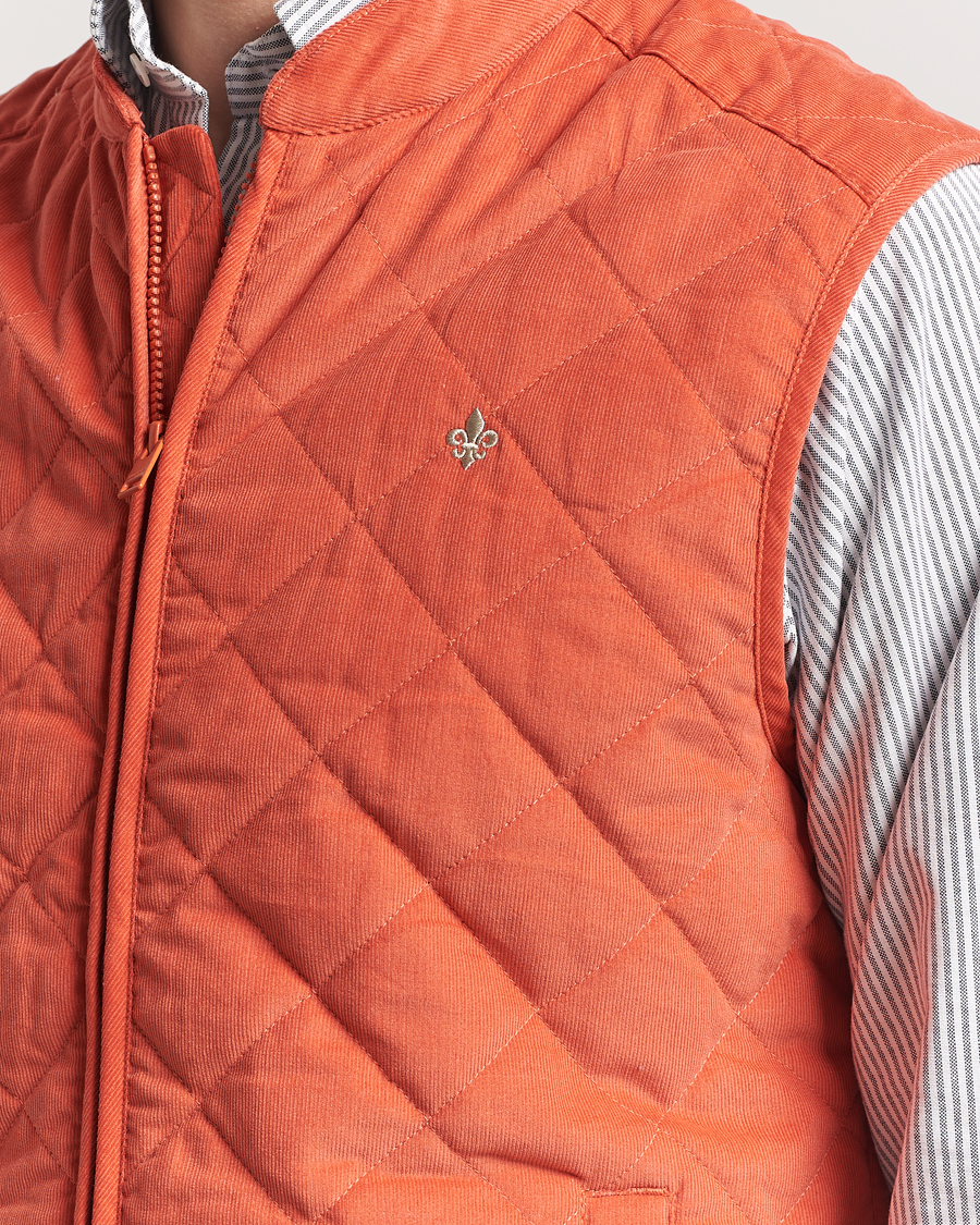 Hombres | Abrigos y chaquetas | Morris | Teddy Quilted Cord Vest Orange