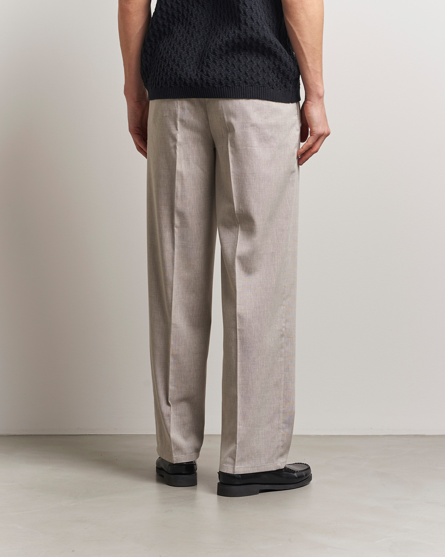 Hombres | Pantalones | LES DEUX | Reece Pleated Slub Suit Pants Light Sand
