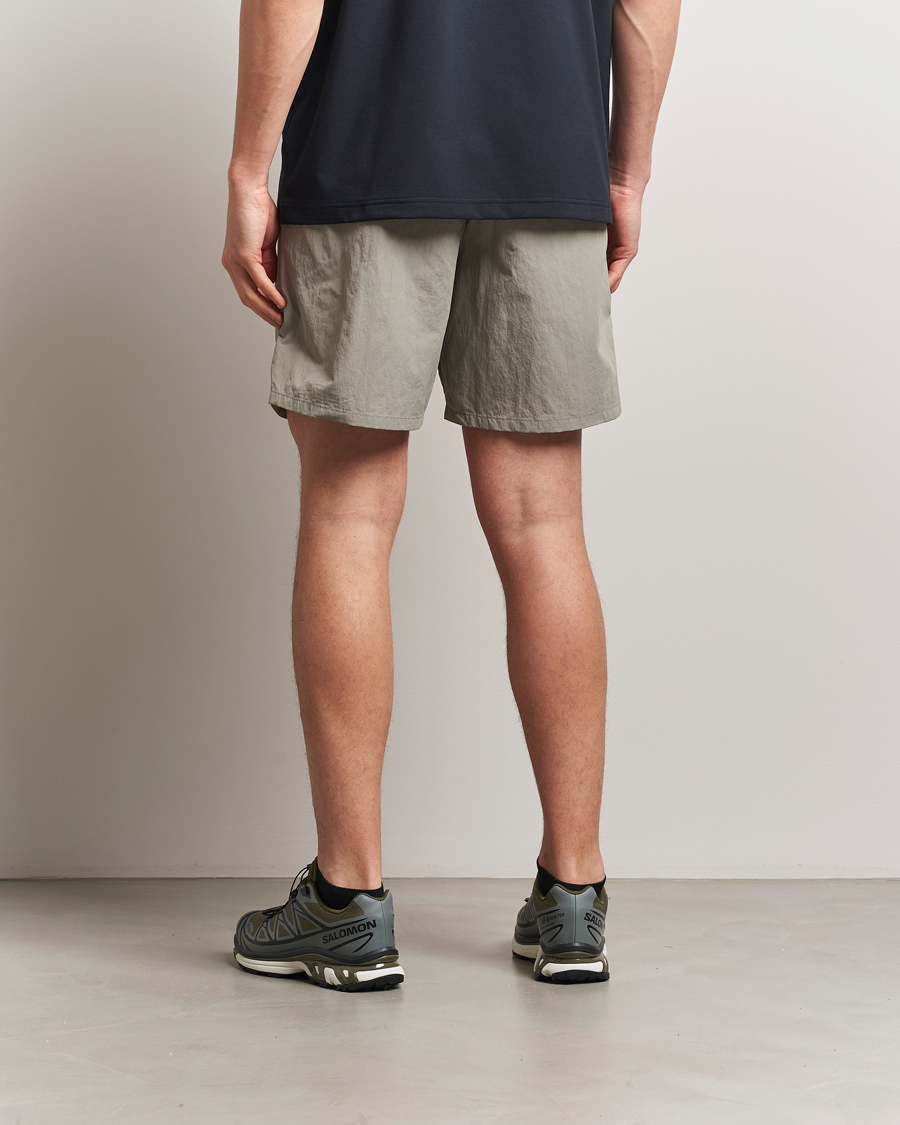 Hombres | Pantalones cortos | Goldwin | Nylon Shorts Moon Mist