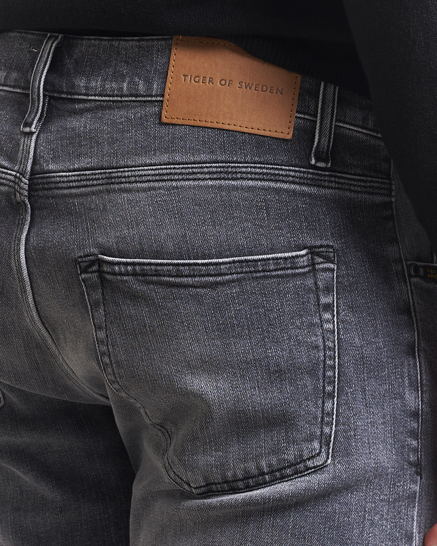 Hombres | Vaqueros | Tiger of Sweden | Pistolero Stretch Cotton Jeans Washed Black