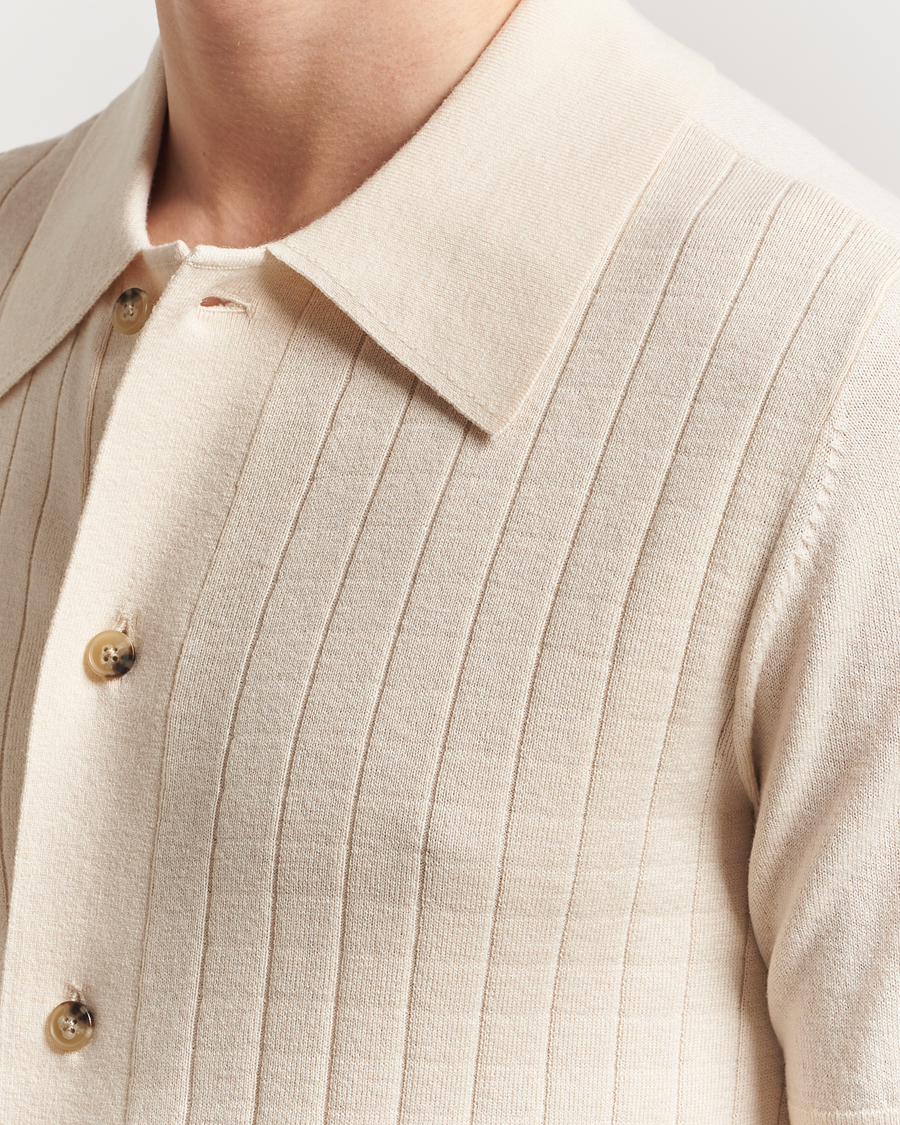 Hombres | Camisas | Tiger of Sweden | Araawen Knitted Short Sleeve Shirt Off White