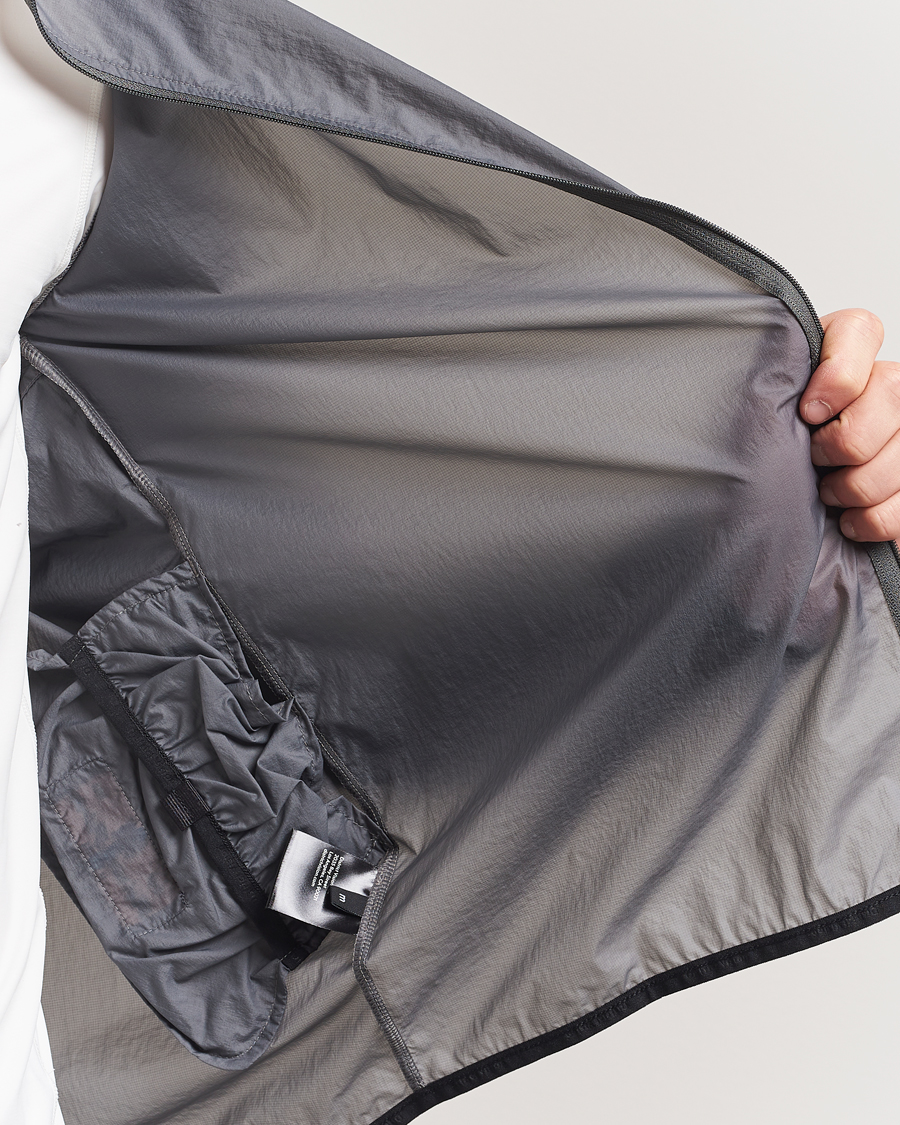 Hombres | Abrigos y chaquetas | District Vision | Ultralight Water Repellent Jacket Charcoal