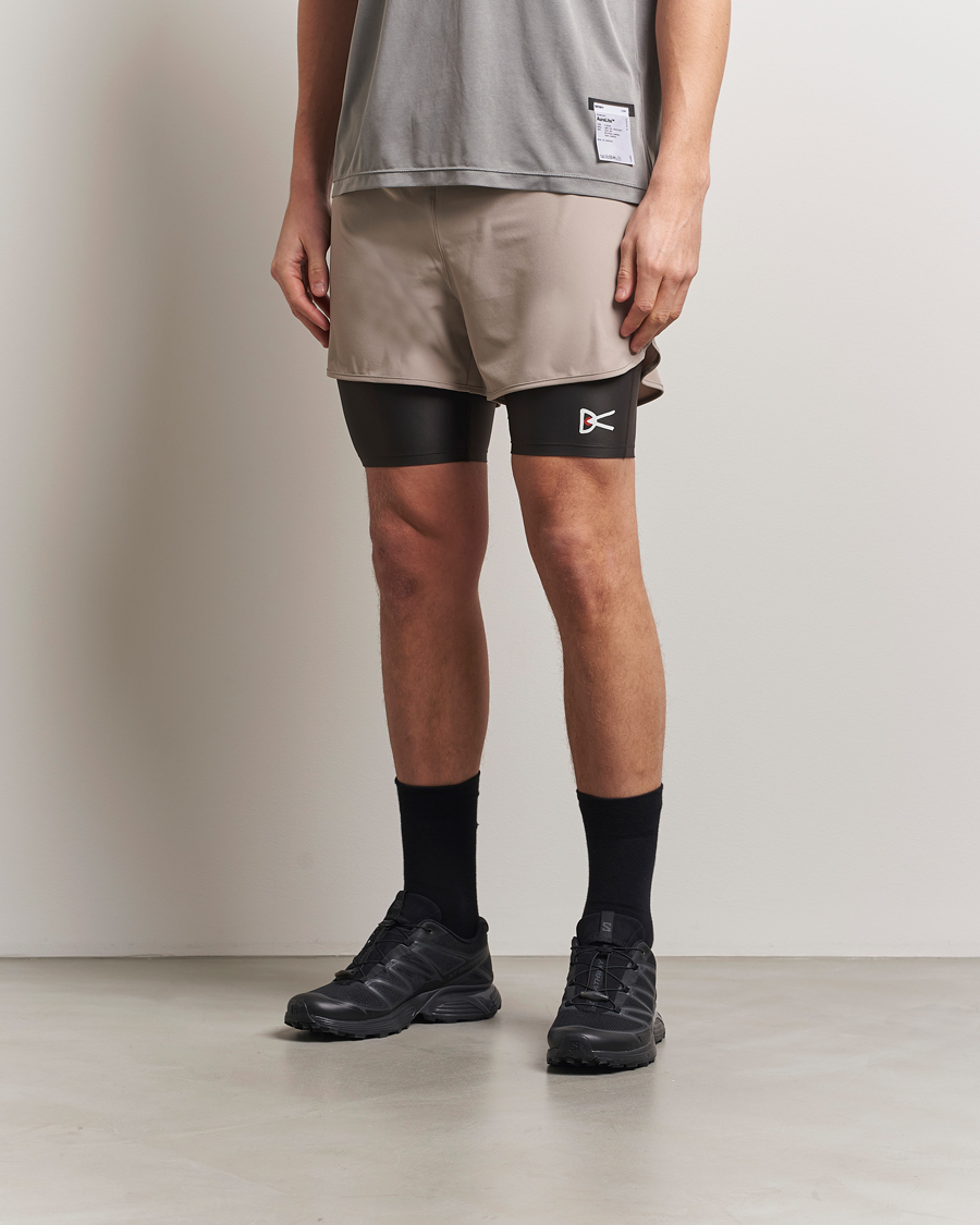 Hombres | Pantalones cortos | District Vision | Layered Pocket Trail Shorts Khaki
