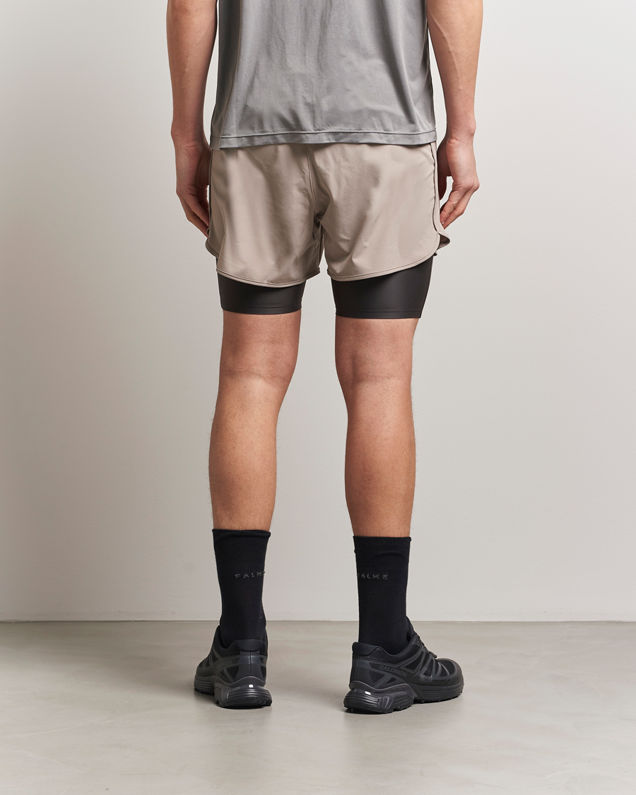 Hombres | Pantalones cortos | District Vision | Layered Pocket Trail Shorts Khaki
