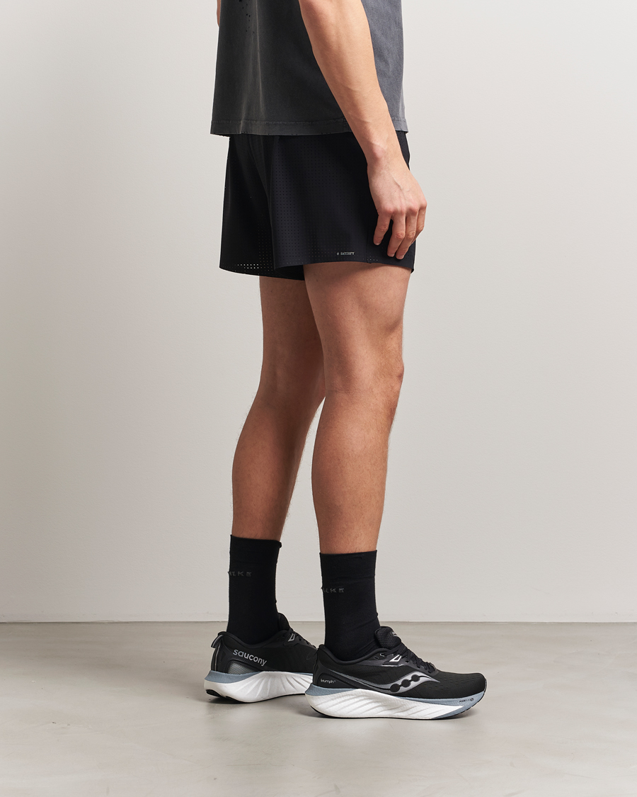 Hombres | Saucony Triumph 22 Black/White | Saucony | Triumph 22 Black/White